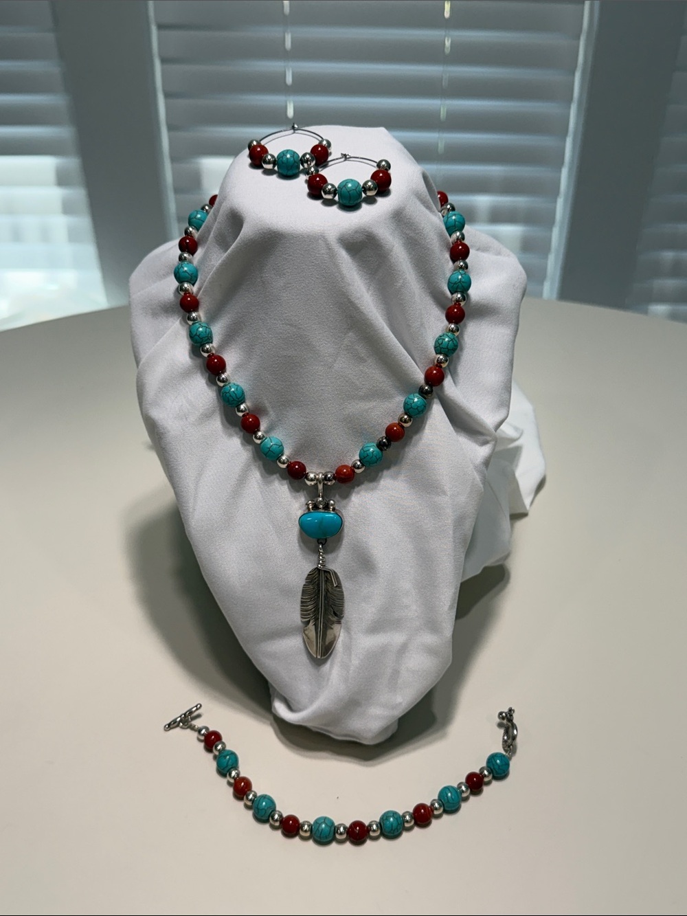 Turquoise & Red Beaded Feather 4-piece set - earrings, bracelet and necklace